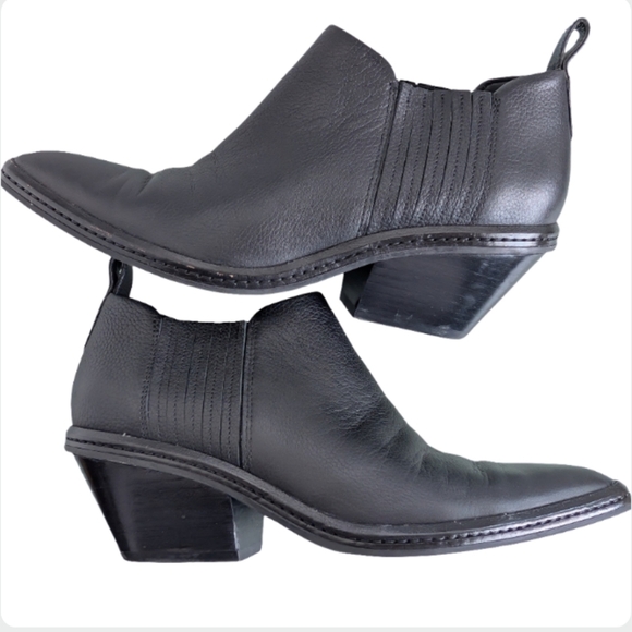 Via Spiga Farley Black Leather Chelsea Ankle Boots Size 7 Block Heel Western - Picture 1 of 8
